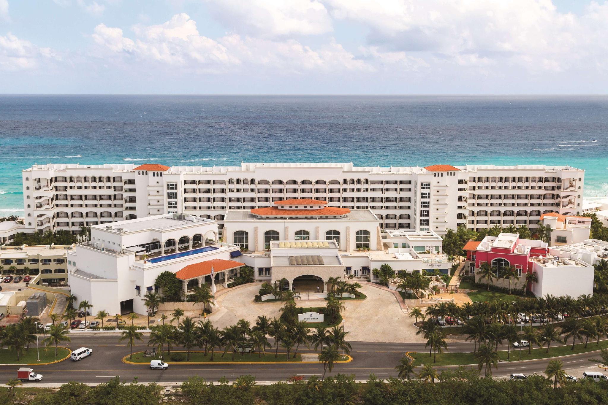 Просторный отель Hyatt Zilara Cancun