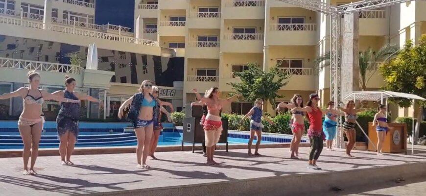 Отели Египта приглашают туристок из РФ на занятия танцами