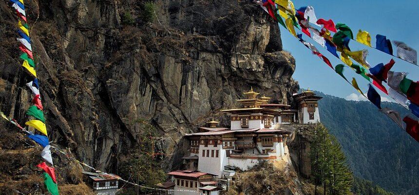 Государство Бутан открылось для иностранных туристов